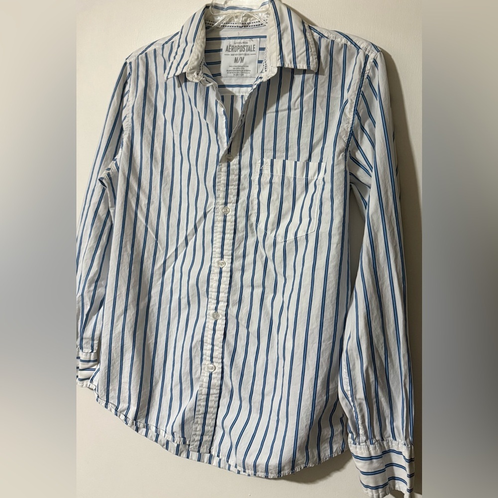 **SOLD**Aeropostale Men’s Size M Blue & White Striped Long Sleeve Button-Down - Picture 5 of 6